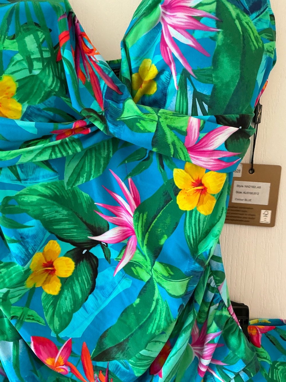 Nip Tuck 2pc Tropical V-Neck Tankini Swimsuit Set in Blue-Green Floral - Picture 2 of 13